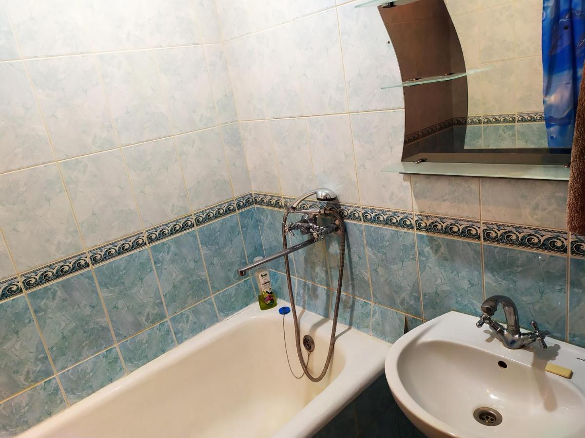 Apartamento Ильинская 3К Посуточно Почасово Sumy Exterior foto